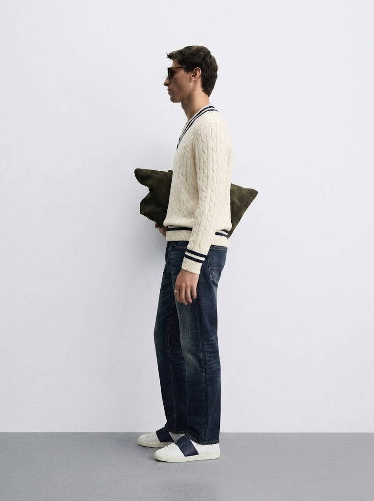 KNIT SWEATER
